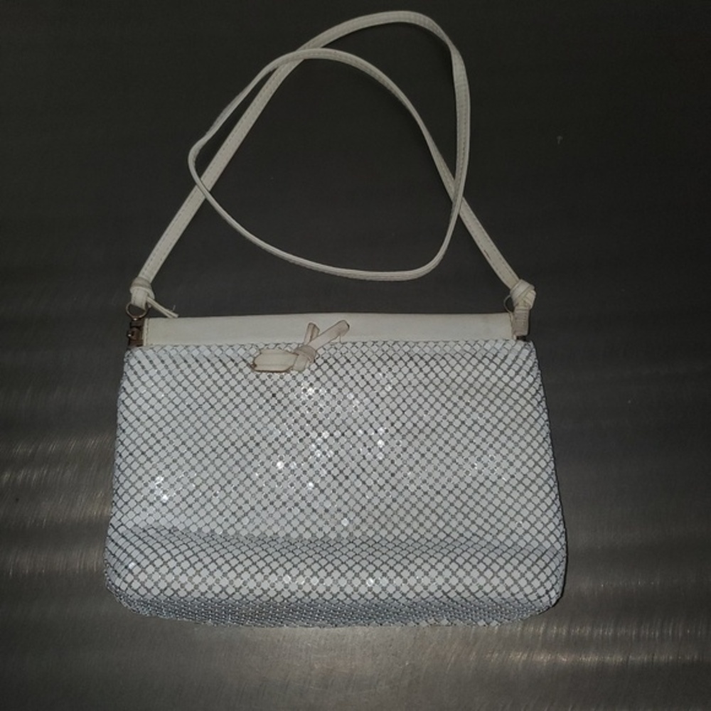 Title: Whiting & Davis Vintage White Mesh Leather Trim Evening Bag Crossbody Clu